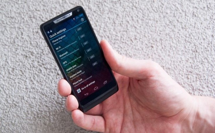 Motorola RAZR i (5).jpg